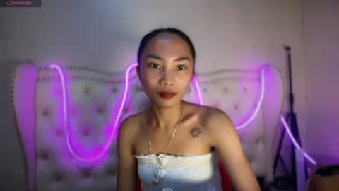 Snapshot of sexyshinixx chatting on August 4, 3:36 pm sexyshinixx online show from August 4, 3:36 pm