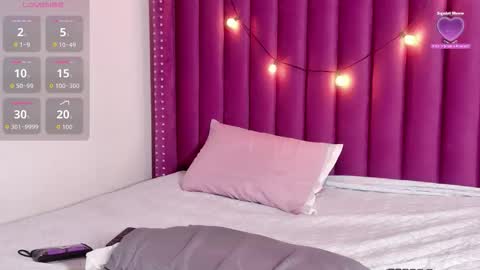 Kendall online show from December 14, 12:21 pm