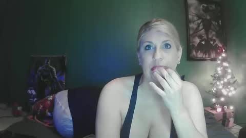 sexystripper69 online show from December 17, 6:13 am