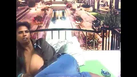 Snapshot of sexyva4u2luv chatting on February 9, 9:16 am sexyva4u2luv online show from February 9, 9:16 am