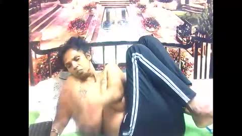 Snapshot of sexyva4u2luv chatting on February 15, 12:22 pm sexyva4u2luv online show from February 15, 12:22 pm