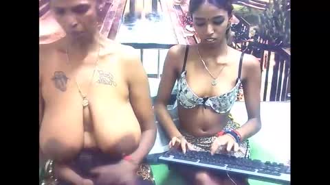 Snapshot of sexyva4u2luv chatting on February 20, 10:05 am sexyva4u2luv online show from February 20, 10:05 am