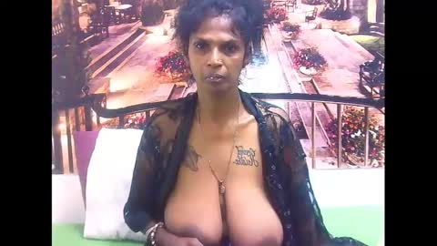 Snapshot of sexyva4u2luv chatting on March 5, 11:05 pm sexyva4u2luv online show from March 5, 11:05 pm