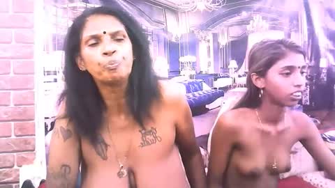 sexyva4u2luv online show from December 17, 9:37 am