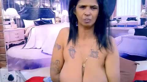 Snapshot of sexyva4u2luv chatting on July 24, 6:28 pm sexyva4u2luv online show from July 24, 6:28 pm