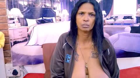 Snapshot of sexyva4u2luv chatting on July 29, 5:27 am sexyva4u2luv online show from July 29, 5:27 am