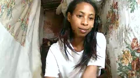 sexyvalie69 online show from September 22, 9:00 am