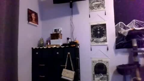 Snapshot of sexywhitebunny2001 chatting on October 28, 3:32 am Alyssa Rene online show from October 28, 3:32 am