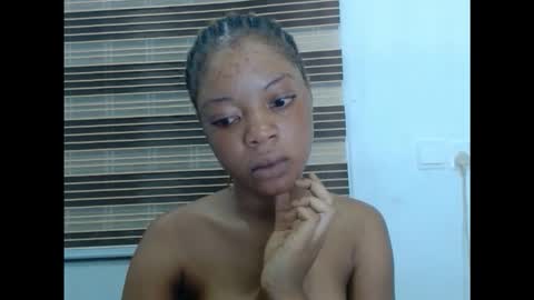 sexyxpeach online show from December 22, 7:11 pm