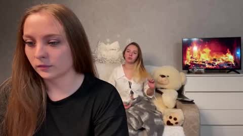 Snapshot of seylune chatting on November 30, 4:38 am Adella online show from November 30, 4:38 am