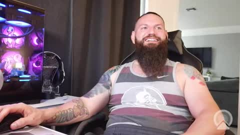 Snapshot of sflmarriedguy chatting on April 24, 1:57 pm SouthFloridaStr8guy online show from April 24, 1:57 pm