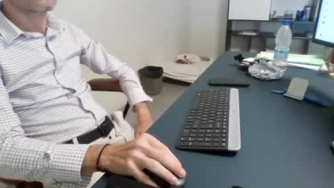 Snapshot of sg2408 chatting on July 17, 10:11 am sg2408 online show from July 17, 10:11 am