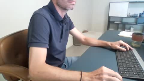 Snapshot of sg2408 chatting on July 28, 9:48 am sg2408 online show from July 28, 9:48 am