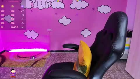 Snapshot of shaaroonhillss1 chatting on February 13, 5:42 pm sharoon online show from February 13, 5:42 pm