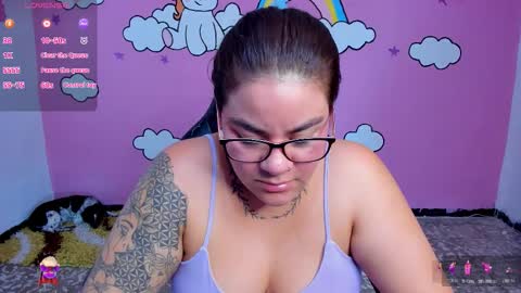 Snapshot of shaaroonhillss1 chatting on March 18, 6:33 pm sharoon online show from March 18, 6:33 pm