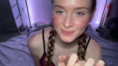 shadebabe online show from November 28, 8:50 am