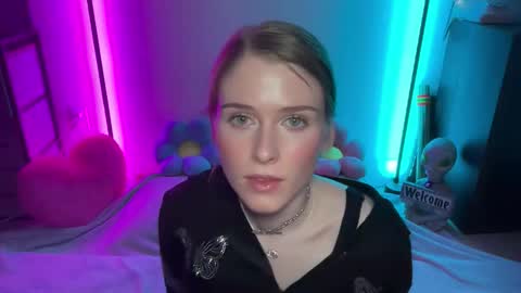Snapshot of shadebabe chatting on April 21, 1:17 pm shadebabe online show from April 21, 1:17 pm