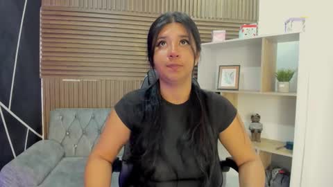 Snapshot of shaden_1 chatting on February 19, 9:55 pm Liz online show from February 19, 9:55 pm