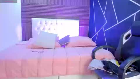 Snapshot of shaden_1 chatting on March 12, 8:37 pm Liz online show from March 12, 8:37 pm