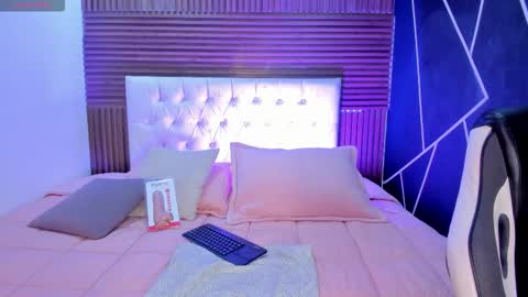 Snapshot of shaden_1 chatting on March 13, 8:43 am Liz online show from March 13, 8:43 am