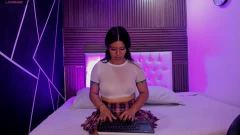 Snapshot of shaden_1 chatting on March 18, 11:19 pm Liz online show from March 18, 11:19 pm