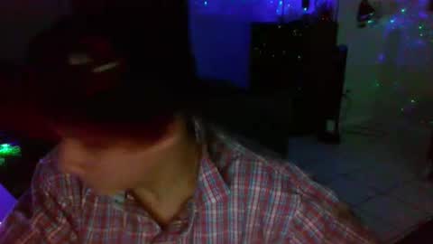 Snapshot of shades455 chatting on March 27, 8:26 am shades455 online show from March 27, 8:26 am