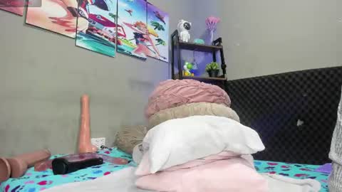 Snapshot of shadia_squirt chatting on June 30, 2:45 am shadia online show from June 30, 2:45 am