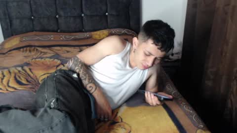 Snapshot of shadow_men_ chatting on March 29, 7:52 am james online show from March 29, 7:52 am