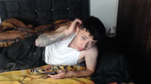 Snapshot of shadow_men_ chatting on April 7, 6:14 am james online show from April 7, 6:14 am