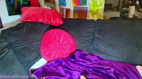 Snapshot of shadowprincessxxx chatting on April 11, 9:02 am shadowprincessxxx online show from April 11, 9:02 am