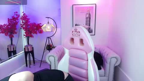 Snapshot of shady_bug chatting on March 18, 8:01 pm Shady online show from March 18, 8:01 pm