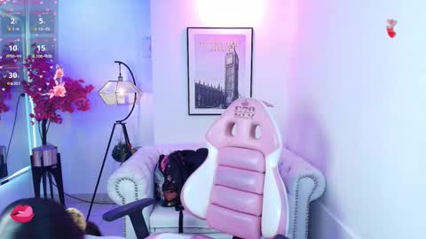 Snapshot of shady_bug chatting on March 20, 7:52 pm Shady online show from March 20, 7:52 pm