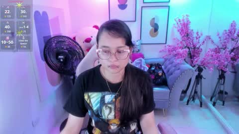 Snapshot of shady_bug chatting on March 24, 7:46 am Shady online show from March 24, 7:46 am