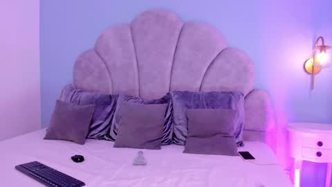 Shaina Vasquez online show from February 26, 6:21 pm