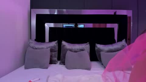 Snapshot of shaina_vasquez chatting on February 1, 5:17 am Shaina Vasquez online show from February 1, 5:17 am