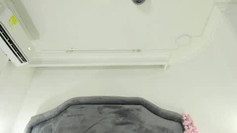 Snapshot of shainabonne chatting on April 18, 7:58 pm Shaina online show from April 18, 7:58 pm