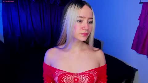 Snapshot of shairaclark_ chatting on April 23, 2:46 am Shaira Clark online show from April 23, 2:46 am