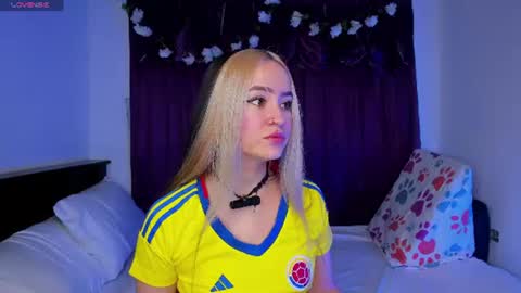 Snapshot of shairaclark_ chatting on June 18, 2:23 am Shaira Clark online show from June 18, 2:23 am