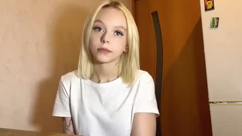Snapshot of shakianitti chatting on August 9, 12:21 pm Nitti online show from August 9, 12:21 pm