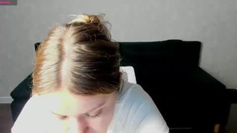 Snapshot of shakira_lux chatting on June 11, 8:01 am Shakira online show from June 11, 8:01 am