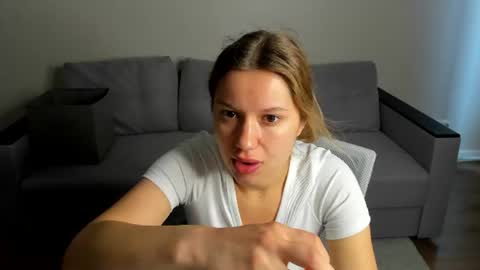 Snapshot of shakira_lux chatting on June 16, 8:39 am Shakira online show from June 16, 8:39 am