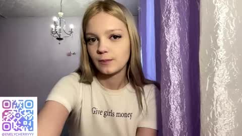 Snapshot of shalaschrantz chatting on April 25, 11:46 am Emily online show from April 25, 11:46 am