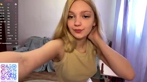 Snapshot of shalaschrantz chatting on June 2, 7:21 am Emily online show from June 2, 7:21 am