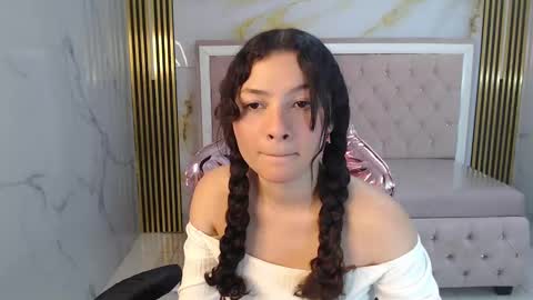 Shalon  online show from December 10, 4:27 pm