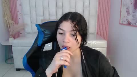 Shalon  online show from November 25, 3:12 pm