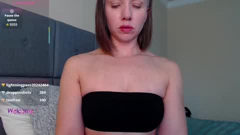 Shalynn online show from September 25, 6:22 pm