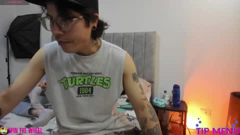 Snapshot of shamelesss_ chatting on May 20, 2:07 am shamelesss_ online show from May 20, 2:07 am