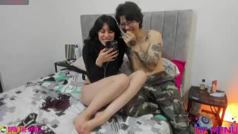 Snapshot of shamelesss_ chatting on May 21, 1:23 am shamelesss_ online show from May 21, 1:23 am