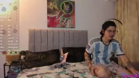 Snapshot of shamelesss_ chatting on June 16, 12:35 am shamelesss_ online show from June 16, 12:35 am