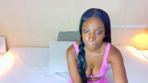 Snapshot of shamira_moore chatting on April 21, 6:44 pm Catalina online show from April 21, 6:44 pm